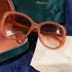*USED Gucci Pink/Gold Oversized Cat Eye Sunglasses